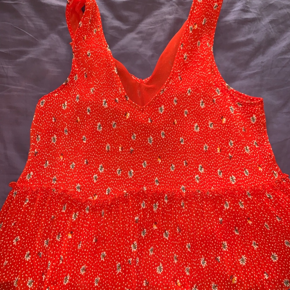 Tank top with bow in back